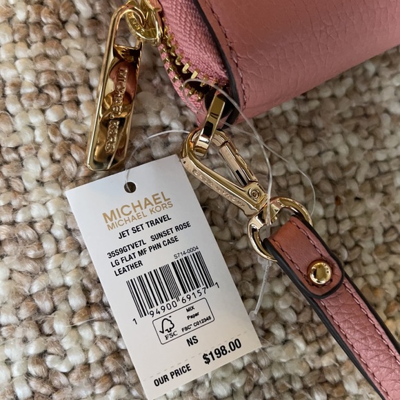 Michael Kors Jet Set Travel LG Flat MF Phone Case - Picture 9 of 16